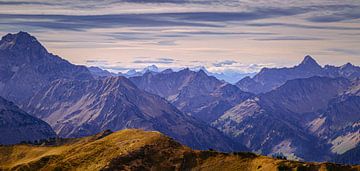 Uitzicht op de bergen van Thomas Heitz