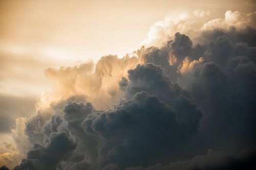 Thunderous cloudy sky