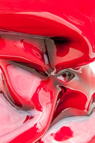 Rotes zerknittertes Bild