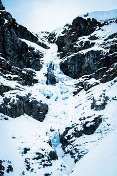 Frozen Waterfall van Max Kooijmans
