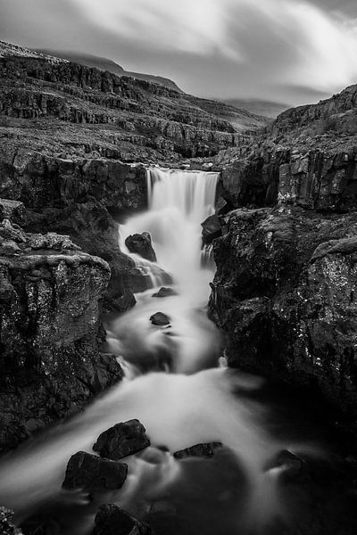 Sveinsstekksfoss een van de pareltjes van IJsland van Gerry van Roosmalen