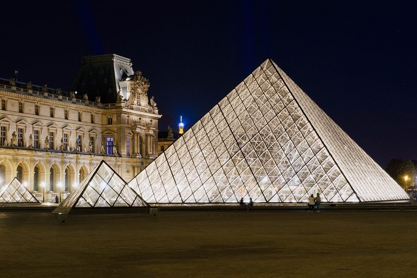 Paris by Hello Pompoyo