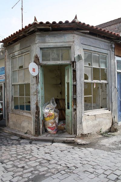 Vervallen (winkel)pand in Griekenland von Jetty Boterhoek