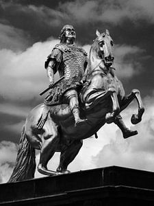 "Golden Horseman" statue in Dresden sur Jörg Hausmann