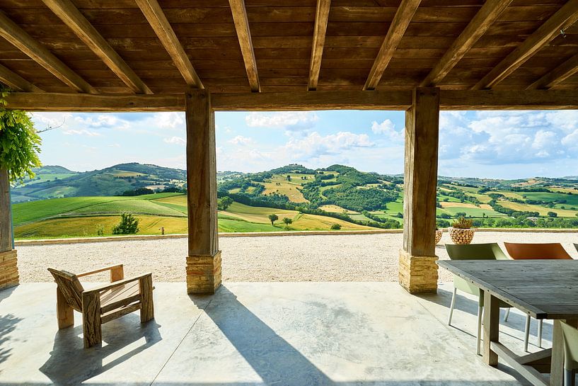 Zomers uitzicht in 'Le Marche' in Italië van Robert Vierdag