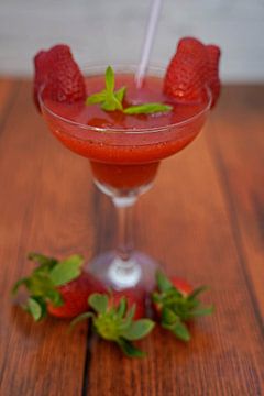 Aardbeien Rum Cocktail in een Glas