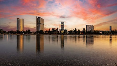 Bonn (Bundesviertel) - Panorama bij zonsondergang