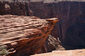 Rotsrichel bij Horseshoe Bend in Arizona van Minimalistiche reisfotografie by.Rieneke