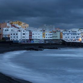 Een panorama in de stilte van de nacht van Walter G. Allgöwer
