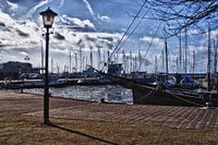 mooi uitzicht op vissersdorpje en boten