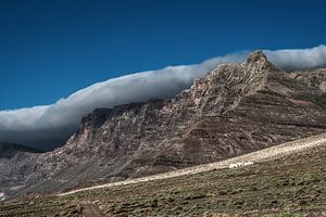 Wolkendeken boven de Risco de Famara op Lanzarote-Canarische Eilanden-Spanje