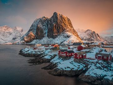 Mornig sun over Hamnoy van Henk Goossens