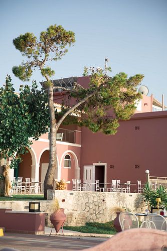 l'été en grèce avec une maison colorée