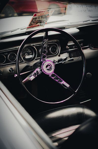 Ford Mustang Oldtimer steering wheel by Jan Eggenberger