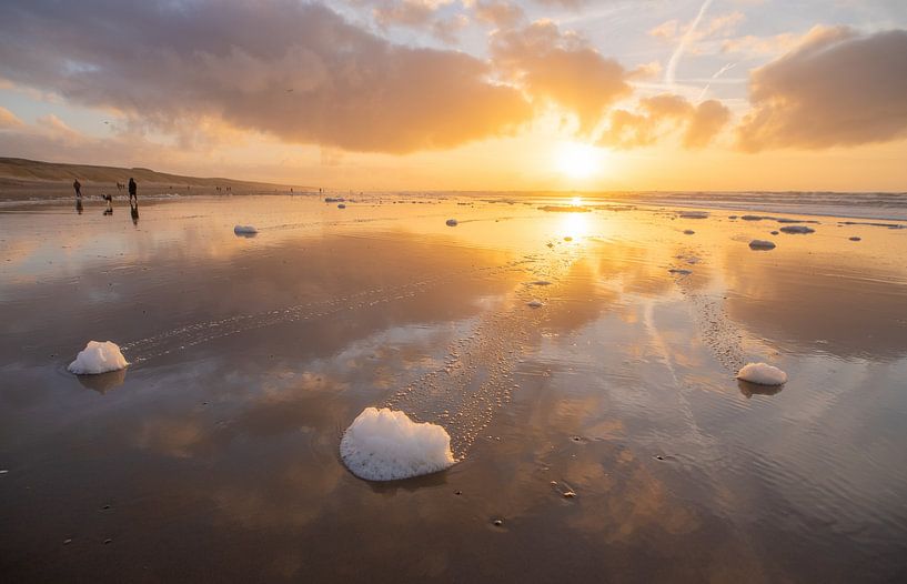 Sonnenuntergang am Strand von Corné Ouwehand