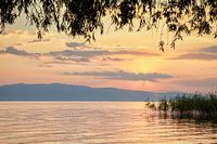 Pastelkleurige zonsondergang meer van Ohrid Macedonië