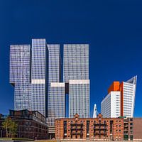 Skyline Kop van Zuid in Rotterdam met gebouw De Rotterdam en De Erasmusbrug
