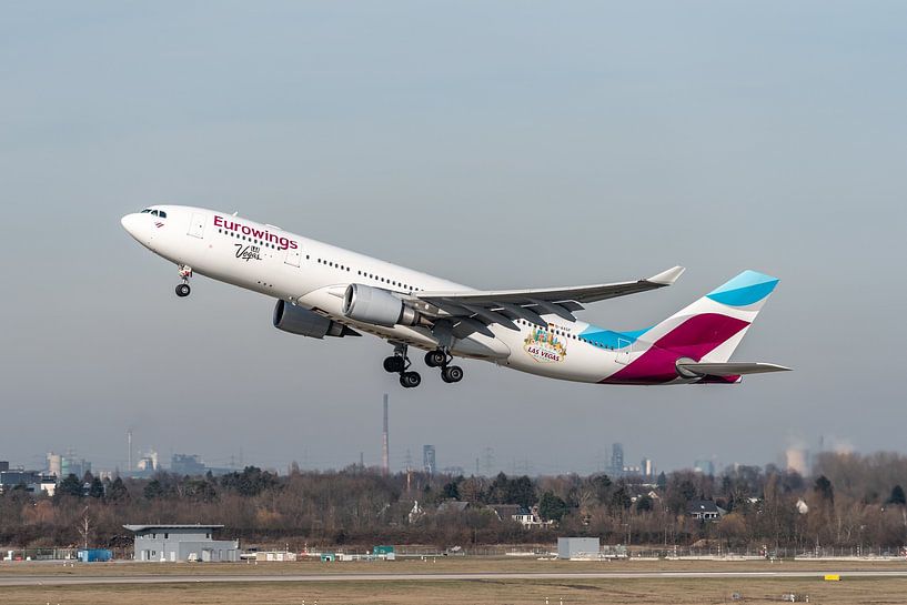 Eurowings Airbus A330 mit Las Vegas-Aufklebern. von Jaap van den Berg