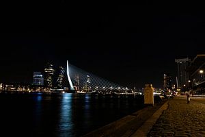 Pont Erasmus à Rotterdam le soir sur Geert van Atteveld