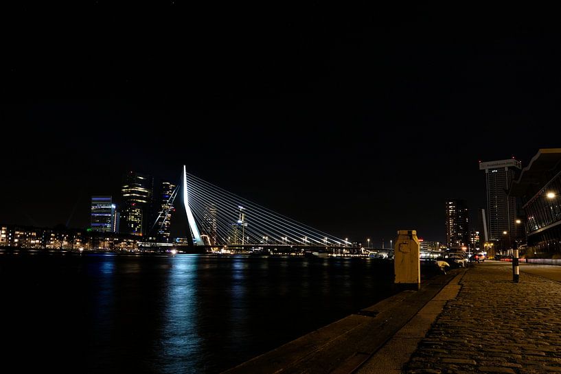 Pont Erasmus à Rotterdam le soir par Geert van Atteveld