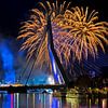 Feuerwerk an der Erasmusbrücke in Rotterdam von Anton de Zeeuw