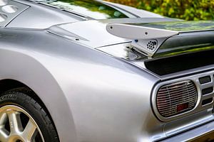 Detailaufnahme des Supersportwagens Bugatti EB110 SuperSport