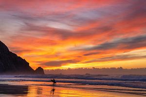 Surfeur au coucher du soleil, Portugal sur Adelheid Smitt