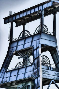An old disused winding tower in the Ruhrgebier by HGU Foto