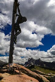 Summit cross on the Raschötz by Rudolf Brandstätter