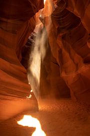 Canyon de l'antilope supérieure avec faisceau lumineux