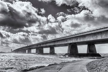 Brücke in einem Sturm von Sjoerd van der Wal