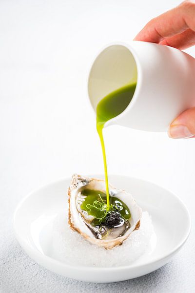 Auster mit Kaviar von Sylvia Fransen
