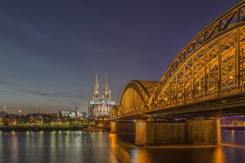 Köln - Dom et Hohenzollernbrücke (2) par Tux Photography