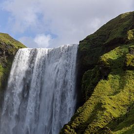 Skógafoss waterval, IJsland van Wigger Tims