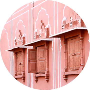 Roze straat in India van Irma Grotenhuis