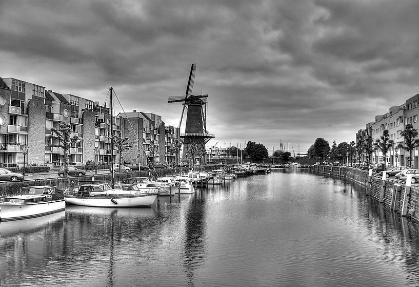 Historisch Delfshaven in zwart-wit (HDR) van Rouzbeh Tahmassian