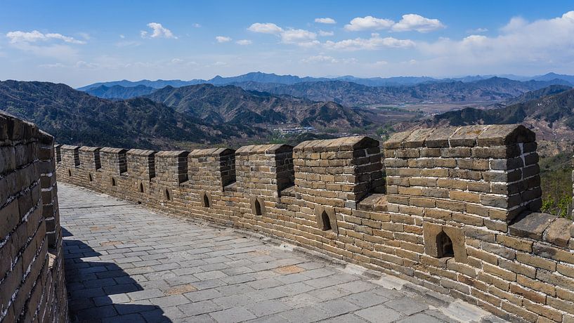 Hiking on the Great Wall of China by Shanti Hesse