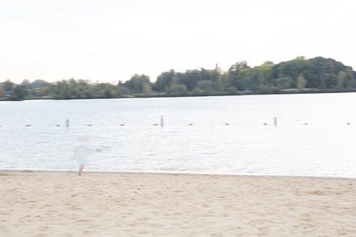 fantôme heureux sur la plage