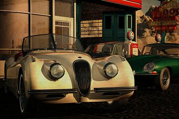 Jaguar XK 120 an einer alten Tankstelle