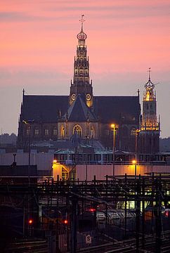 St. Bavo & Bakenesserkerk, Haarlem (2021) van Eric Oudendijk