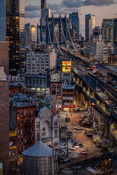 Pont de Manhattan - Chinatown Glow par Karsten Rahn