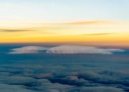 Luftaufnahme einer Lenticularis Wolke von Denis Feiner Miniaturansicht