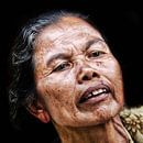 Frau auf Bali von Ewout Paulusma Miniaturansicht