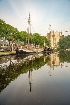 Blick auf die Getreidemühle in Leiden von Dirk van Egmond