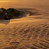 De vormen van het getijde | zand | zonsondergang | glinster van Femke Ketelaar