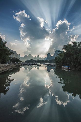 Himmlische Wolken über den Karstbergen Xingping, Yangshuo (China )