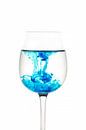 Glas mit Farbe von Tanja van Beuningen Miniaturansicht