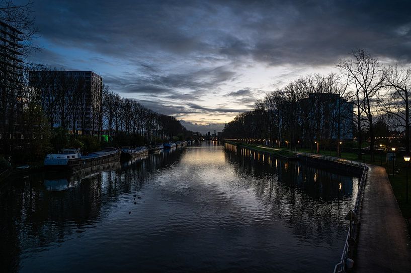 Le canal de Bruxelles la nuit par Werner Lerooy