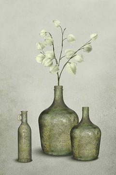Grey blue in vases by Color Square