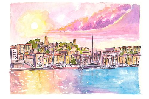Cannes Côte d'Azur vue sur le Vieux Port et Le Suquet au magnifique coucher de soleil